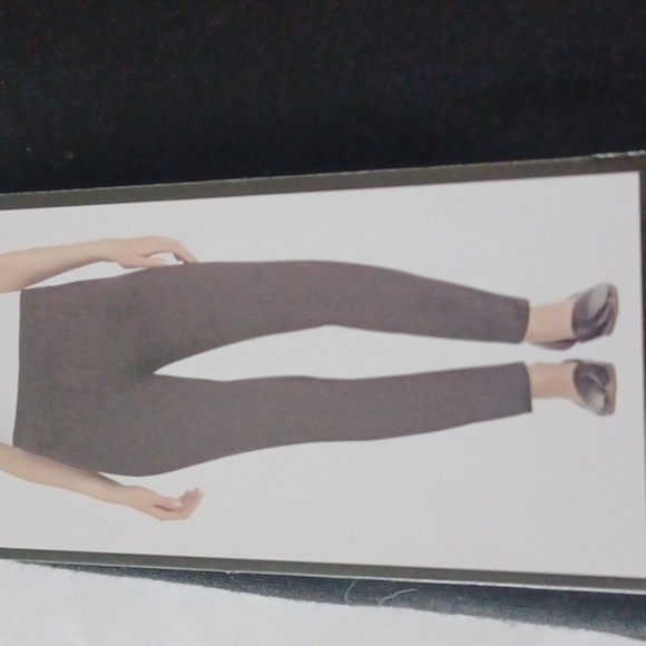 HILARY RADLEY  Womens Pull on Pants with tummy control NWT size Large - Picture 1 of 7